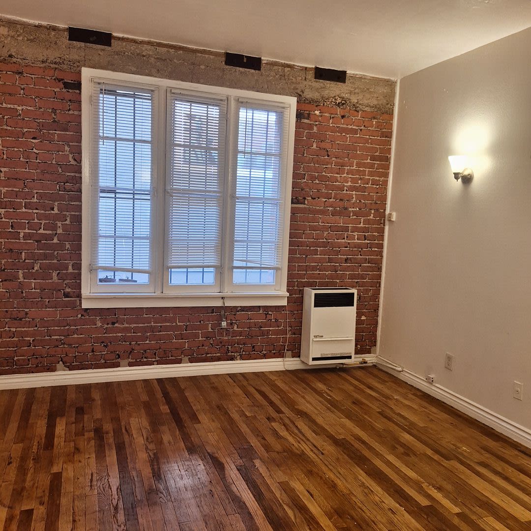 Hollywood Heritage Apts