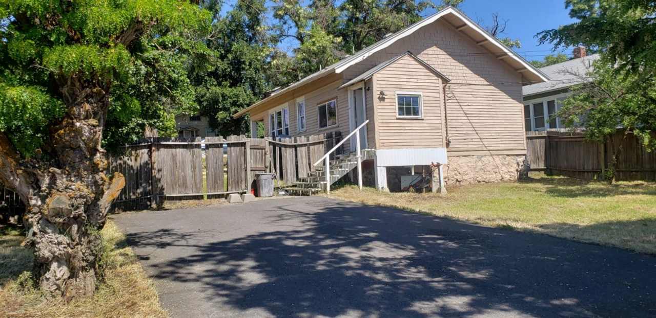 Adorable 3 bedroom 1 bath located in cheney