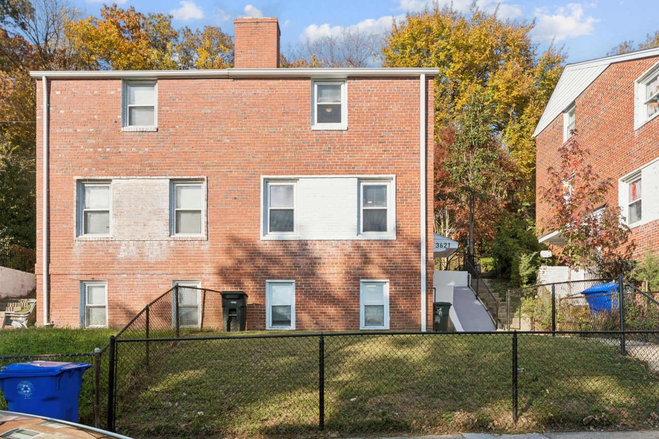 Charming and inviting two-bedroom home in an unbeatable location.