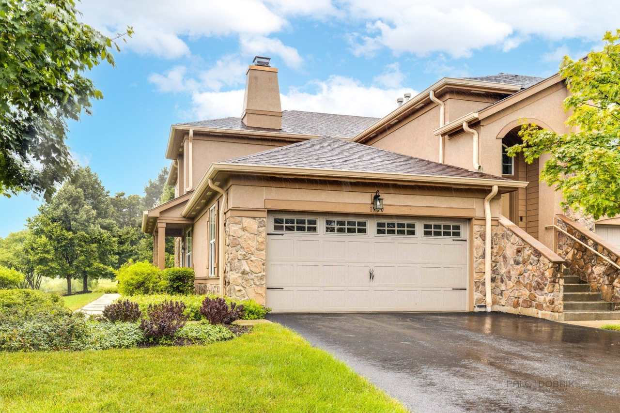 1900 Crenshaw Circle