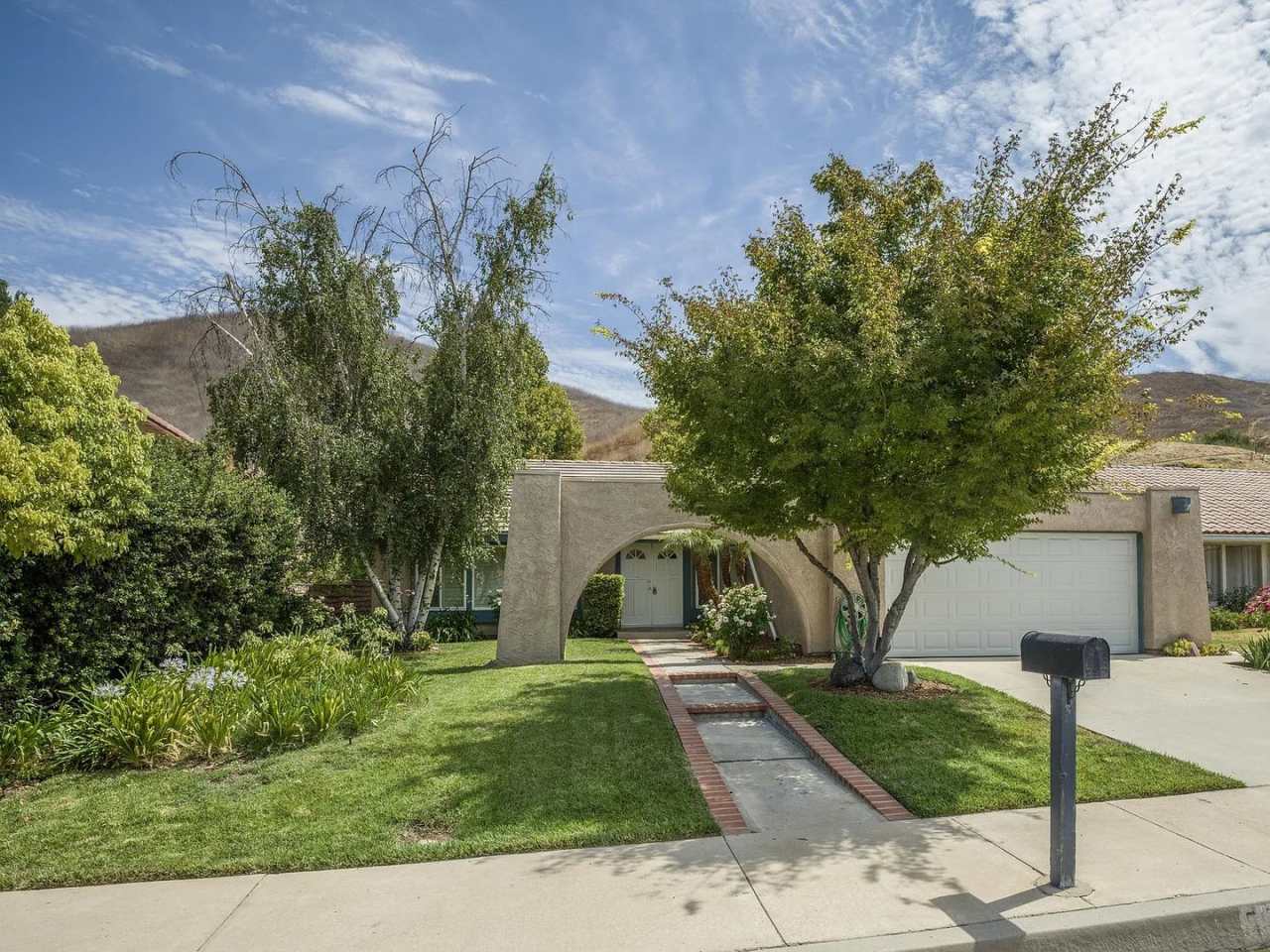 Beautiful 4 bed 2 bath house in Agoura Hills