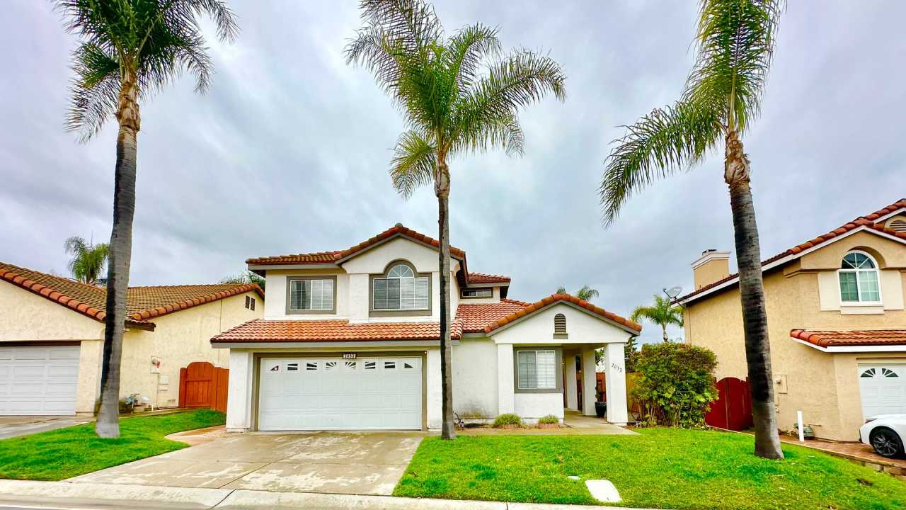 Lovely Spacious Home, Great Location, Friendly Neighborhood, complete with Community Pool, Spa,  Tennis Courts!