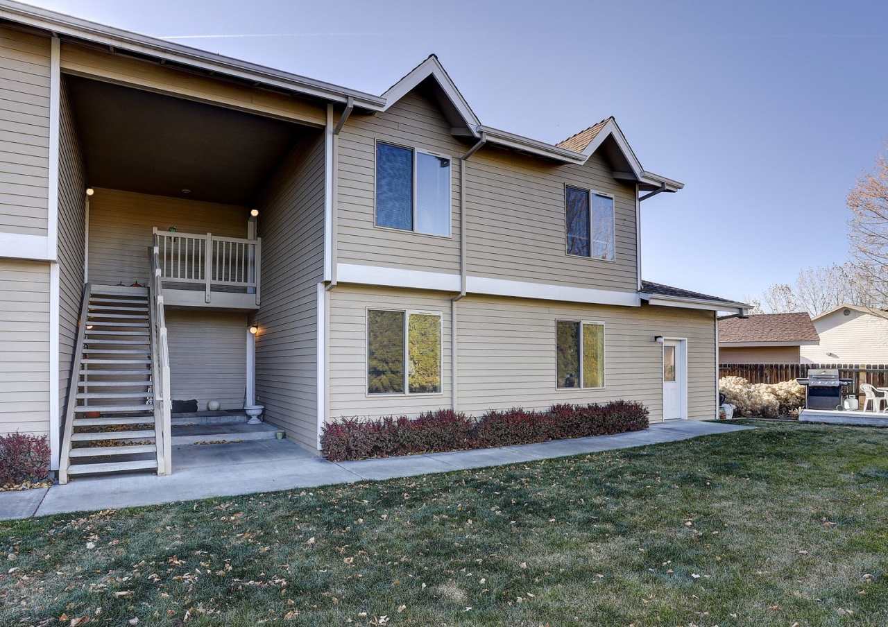 NE Bend Rental Near St. Charles Hospital | 2 Bed, 1 Bath | Off-Street Parking | 97701