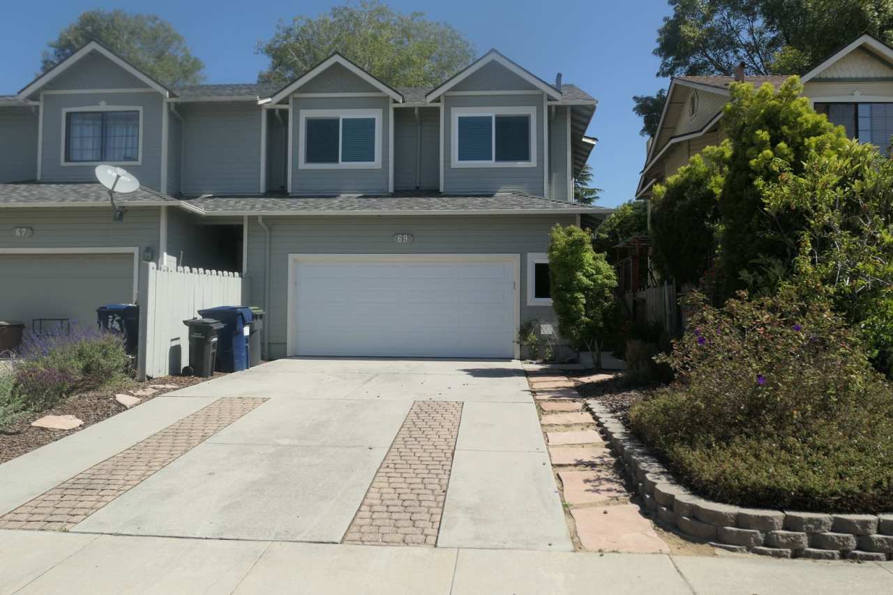 69 Maranatha Dr. Watsonville, CA 95076 - 3 bedrooms, 2.5 bathroom Townhome