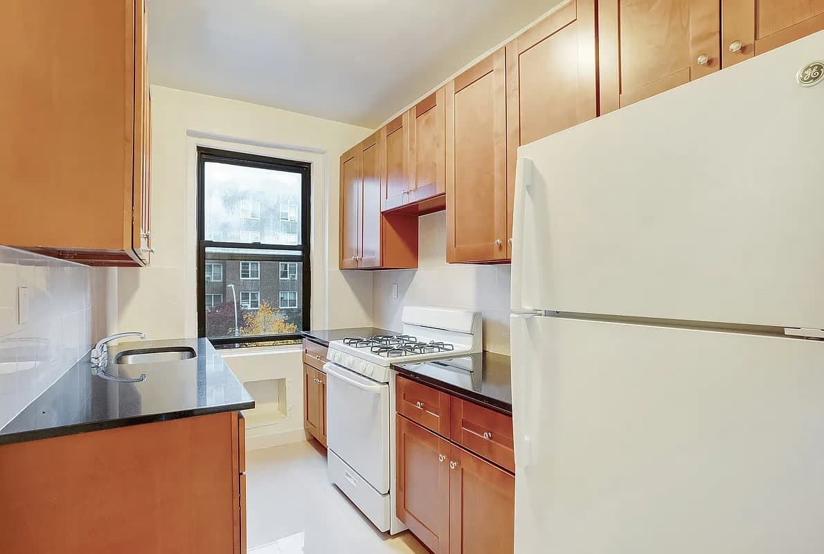 6264 Saunders St # L33