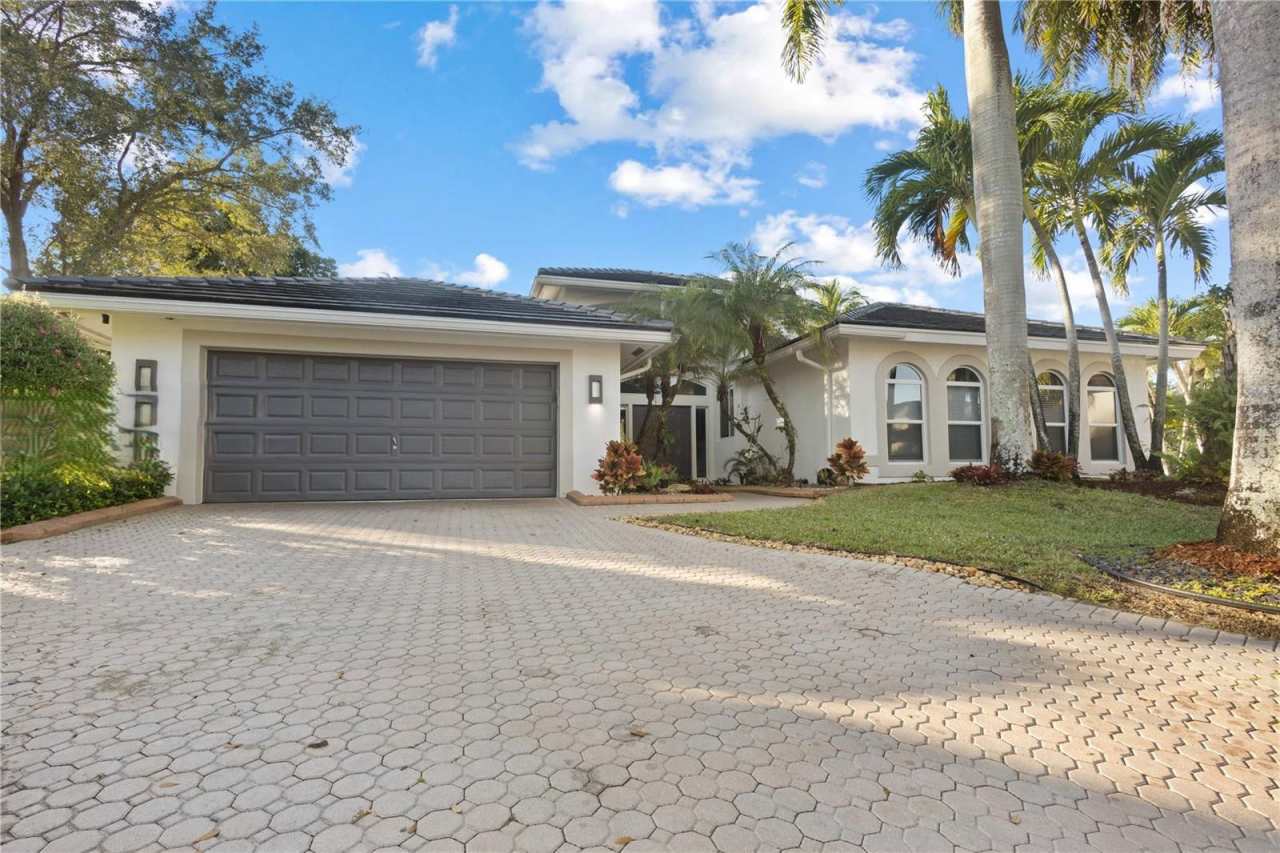 3719 Oak Ridge Circle