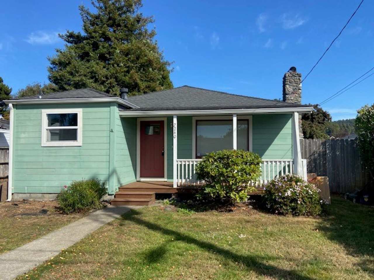 Close to Cal Poly Humboldt, 4/2 house!
