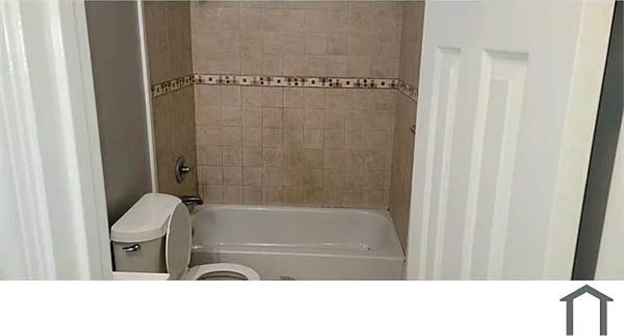 Room in 2 Bedroom Home in Riverdale