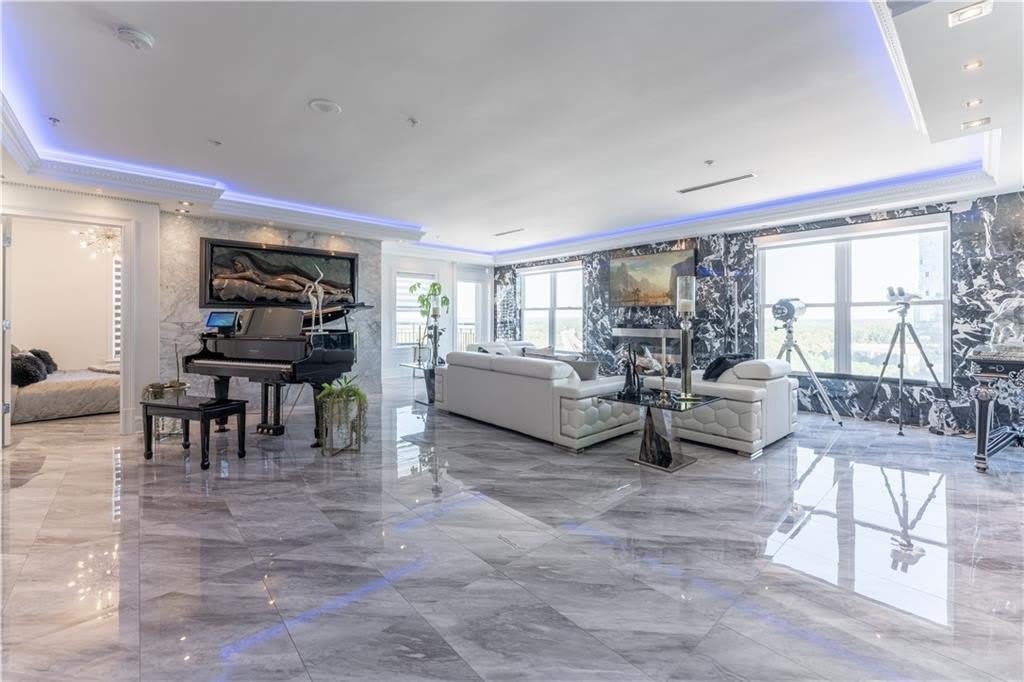 3334 Peachtree Road NE