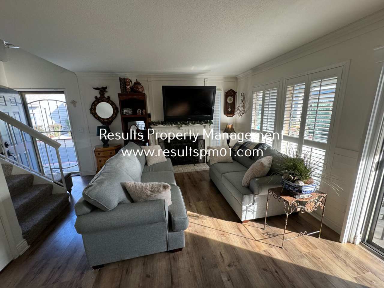 Hidden Roseville 3 Bed 2.5 Bath Gem