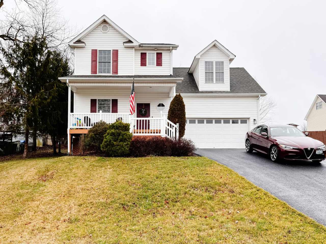 *RE-RENTAL AVAILABLE 11/14/25 * Quartz Counters! 3 Bedroom, 2.5 Bath House