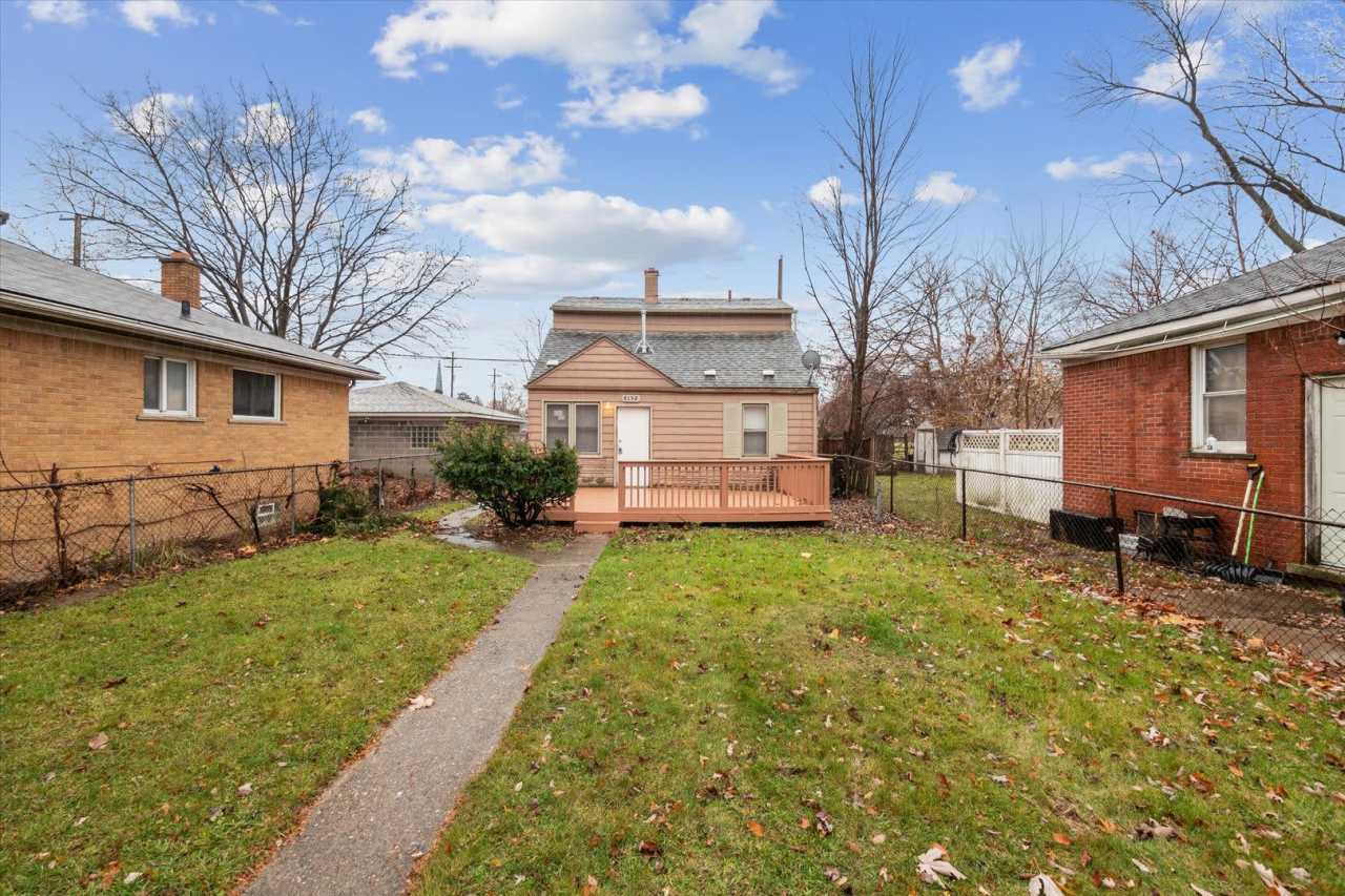 3 bedroom 2 full bathrooms Warren $1,300