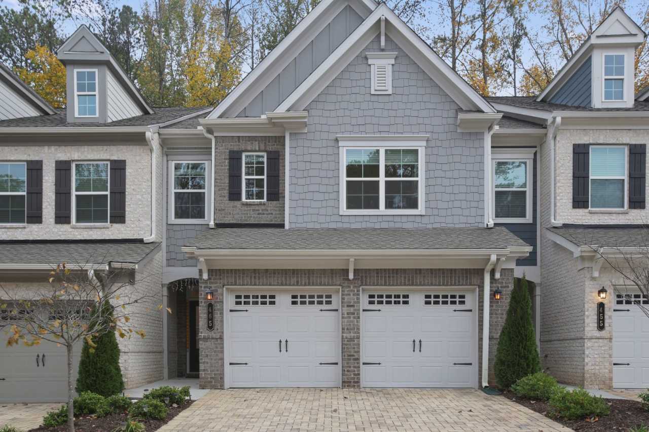 Beautifully Crafted Townhome In An Artisan Community
