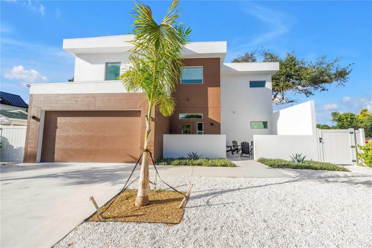 2065 GOLDENROD STREET