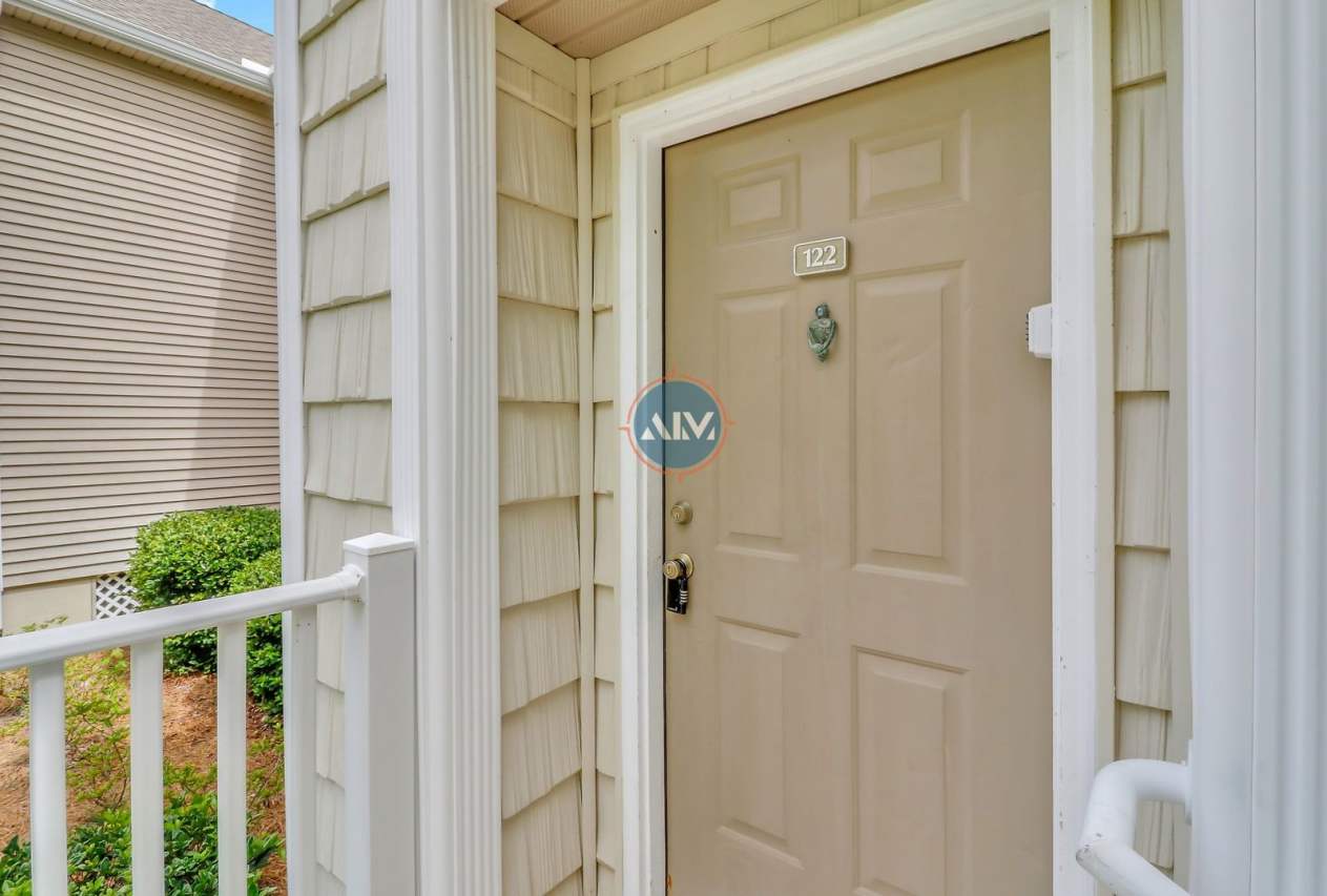 Beautiful, UPGRADED, 3 bedroom Summerfield- Call for More Details!