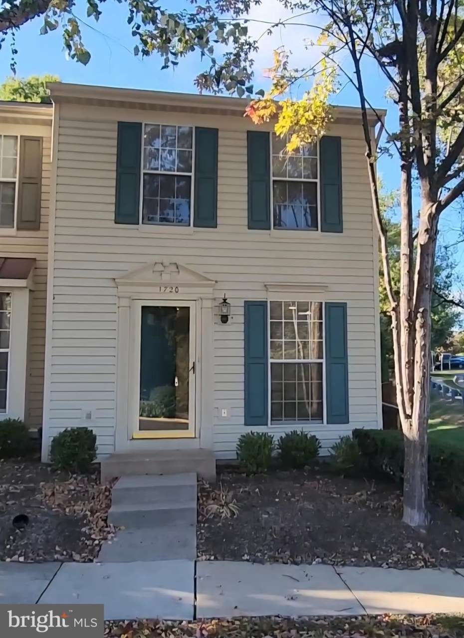 1720 GROVER GLEN Court