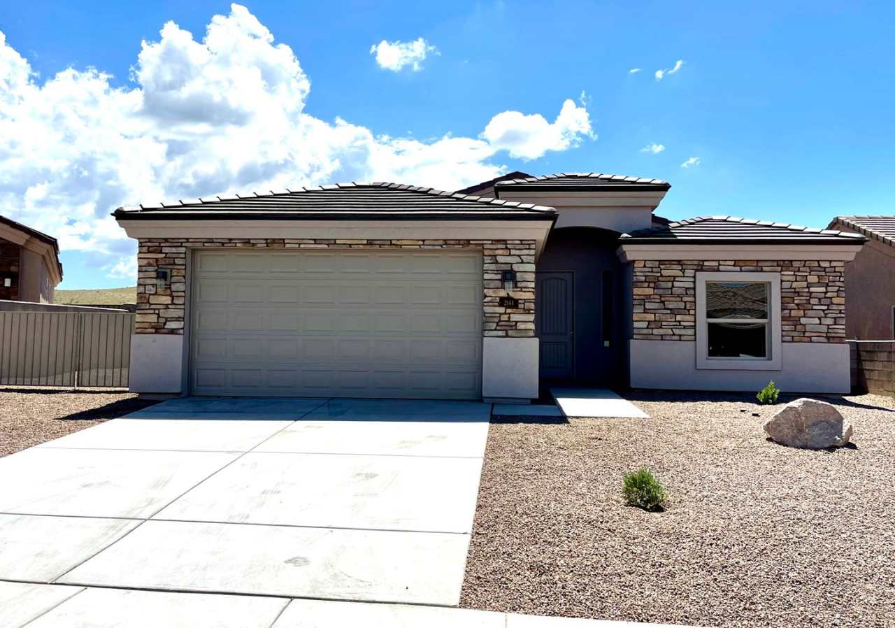 Beautiful 3 Bedroom Home! *HOME IS CURRENTLY OCCUPIED, PLEASE DO NOT DISTURB THE TENANTS*