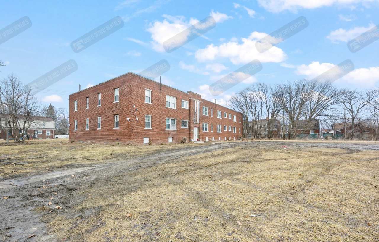 5060 Lakewood St Apt 6