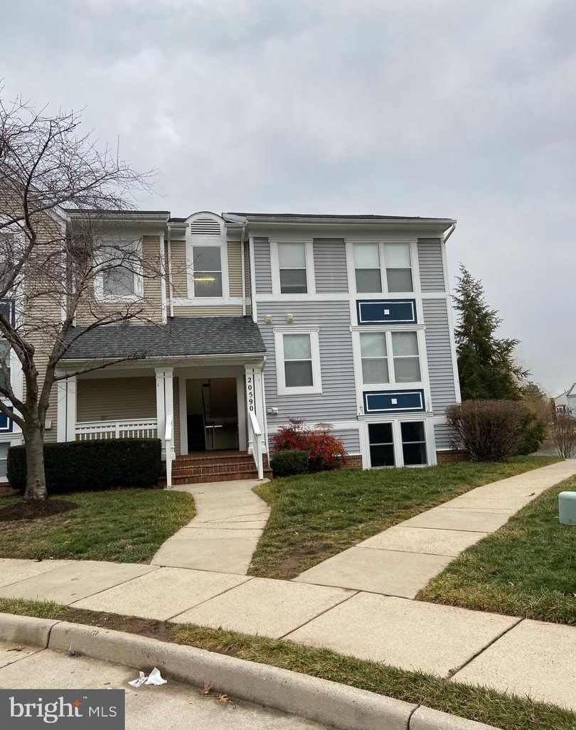 20590 CORNSTALK TER #302