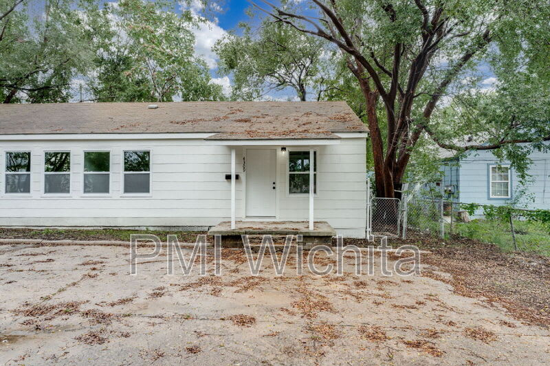 4309 East Lincoln Street