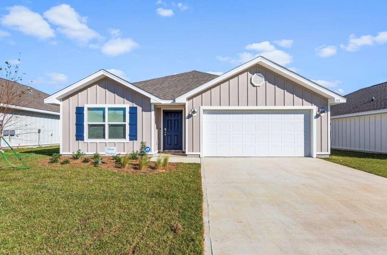 Spacious 4 Bedroom in Crestview!
