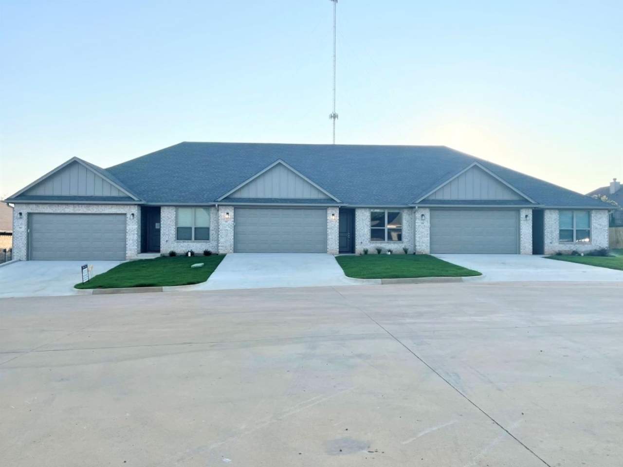 Luxury 3 Bedroom 2 Bath Townhomes in Bullard ISD! Tour Today!