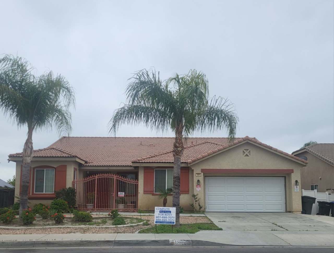 Single Story 4+ Bedrooms, 2 Bathrooms 2553 sf