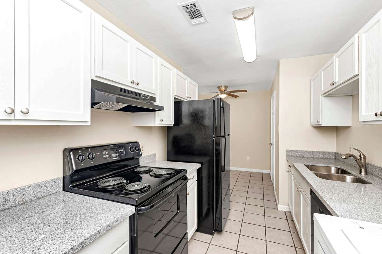 2 Bedroom Condo of Jefferson Hwy