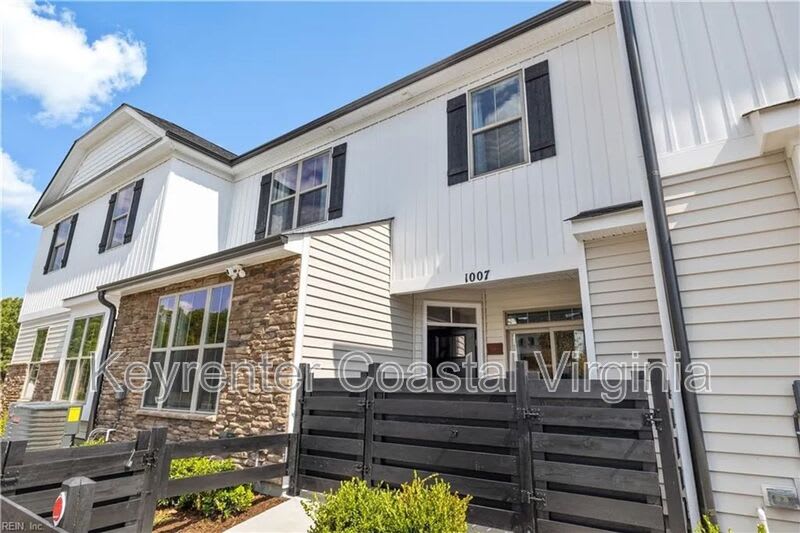 907 Kathy Ann Way West