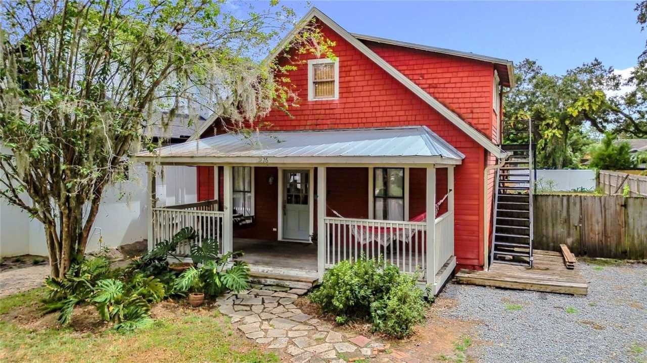 1826 PARK LAKE STREET