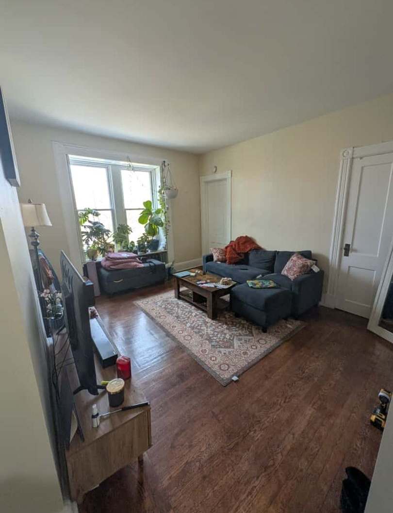 Renovated Apartment in Prime Center Square – Walk to Washington Park!