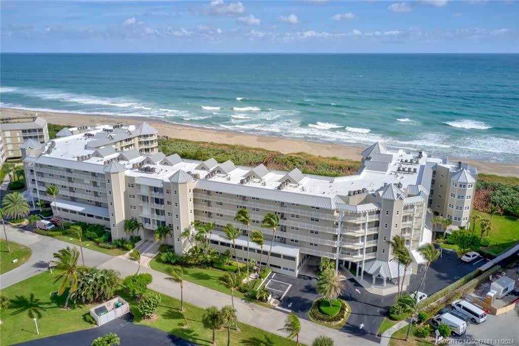 579 NE Plantation Road unit: 301-N