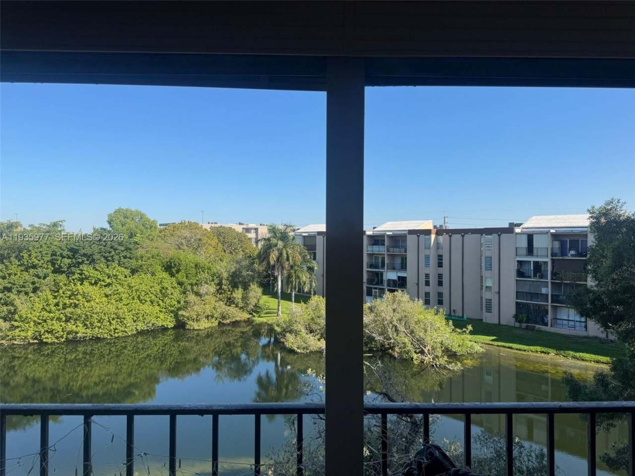 8897 Fontainebleau Blvd