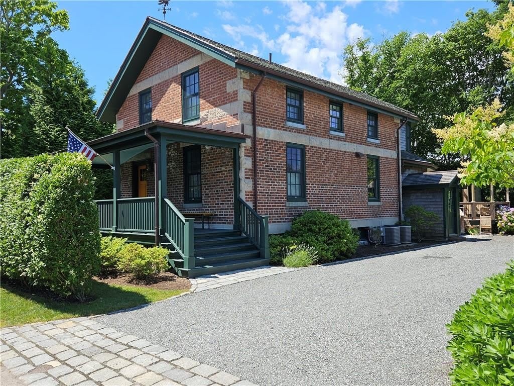 209 Coggeshall Avenue