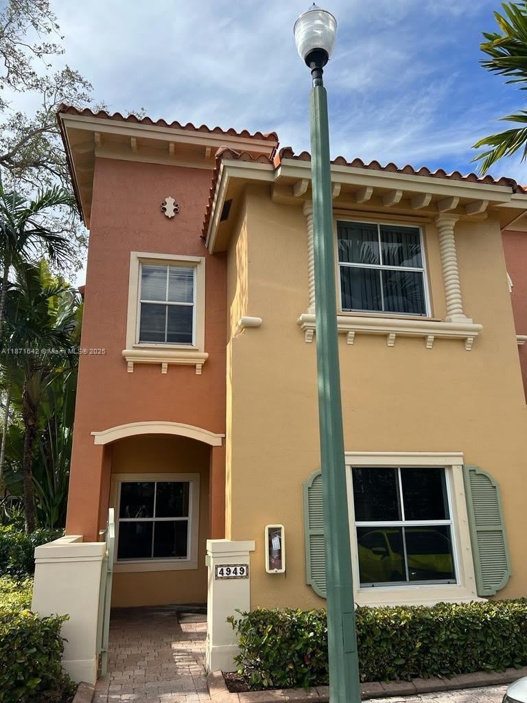 4949 N Harbor Isles Drive