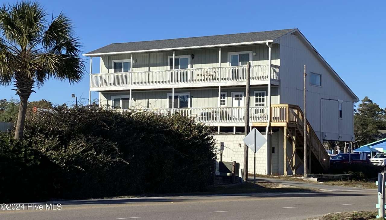 5721 E Oak Island Drive unit: 3