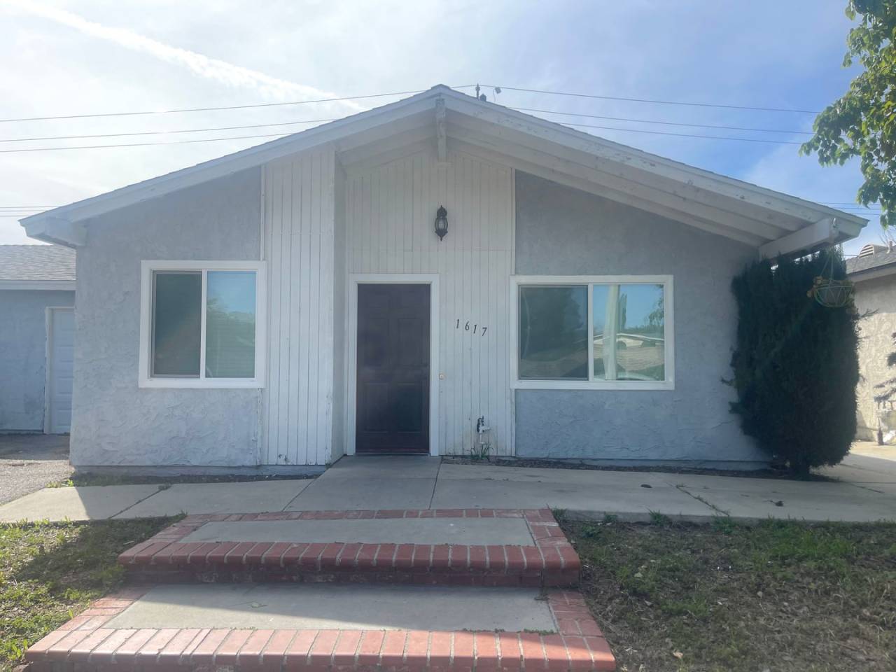 Cozy Single Story Simi Valley Home