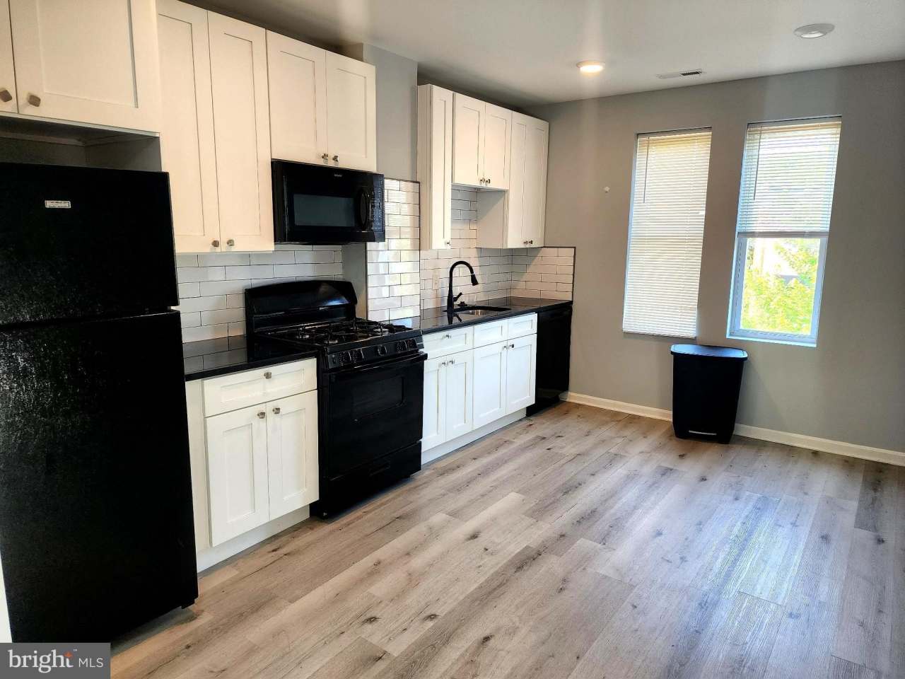 352 E UNIVERSITY Parkway unit: 3