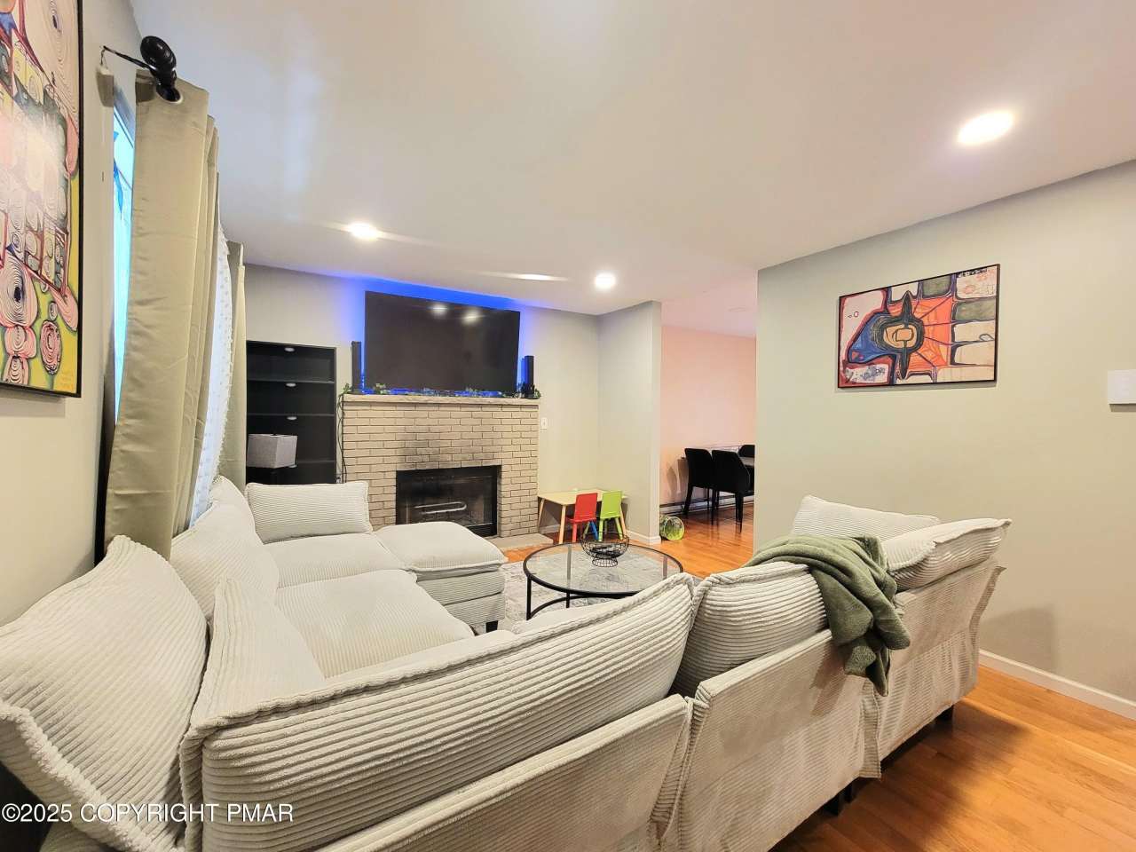 877 COUNTRY PLACE Drive