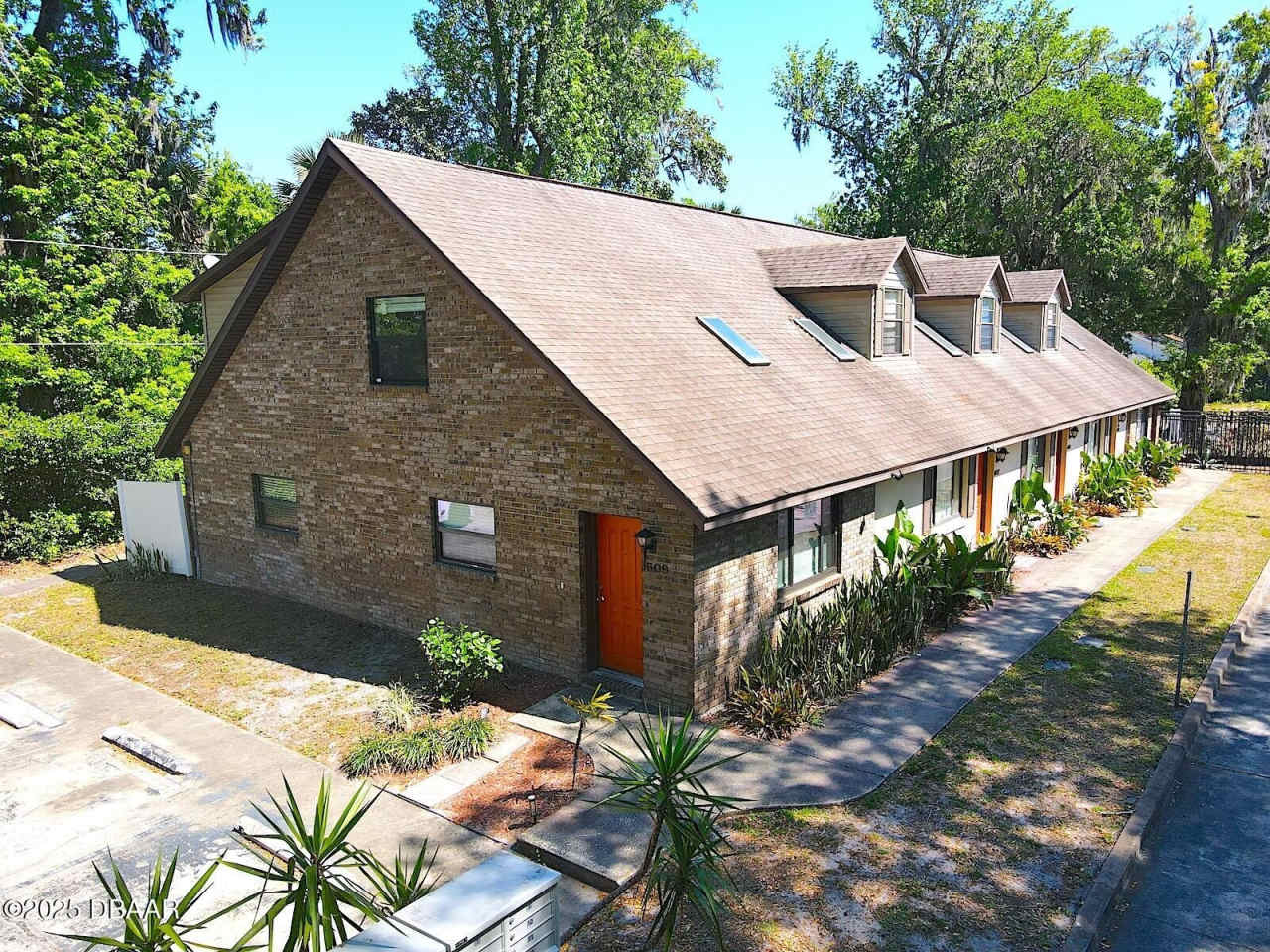 1609 Spring Garden Court