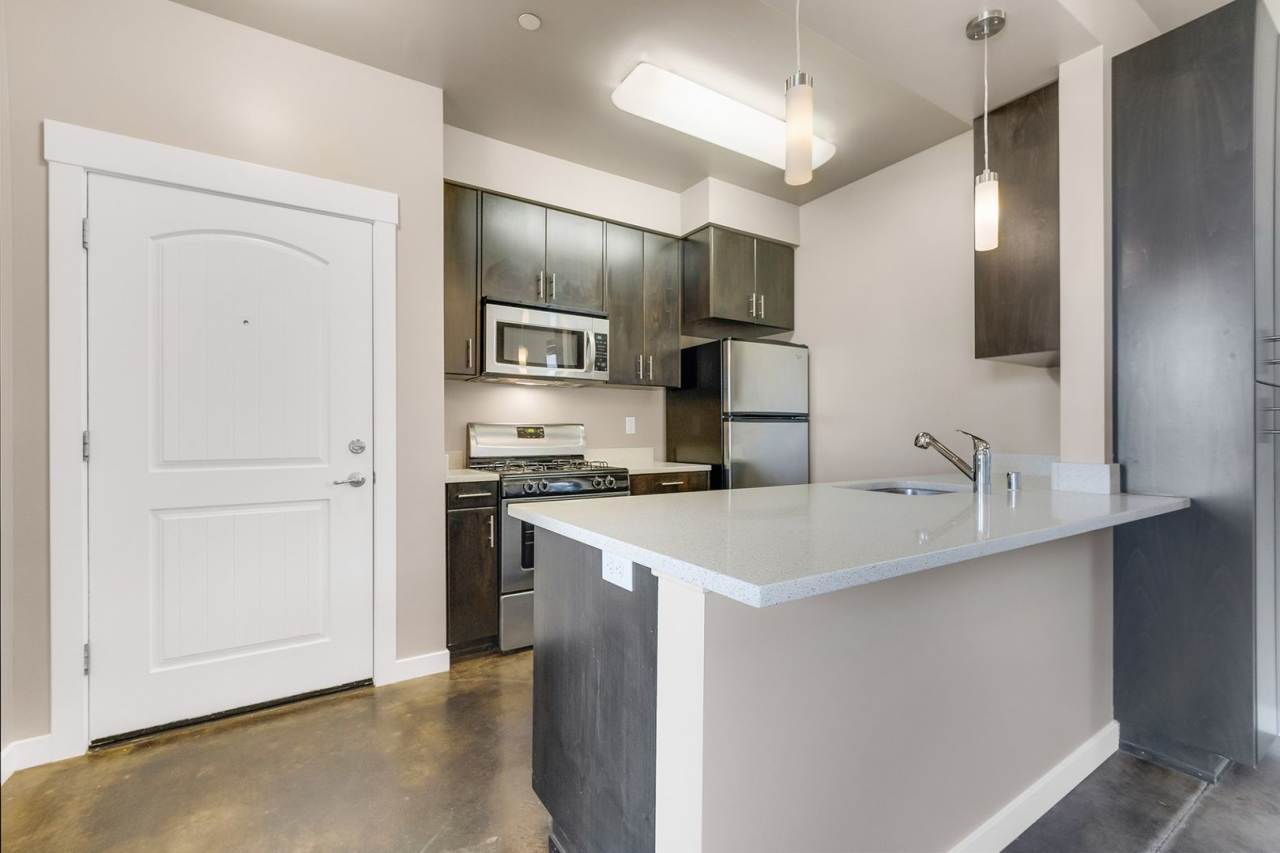 2 Bedroom, 1 Bath Available!