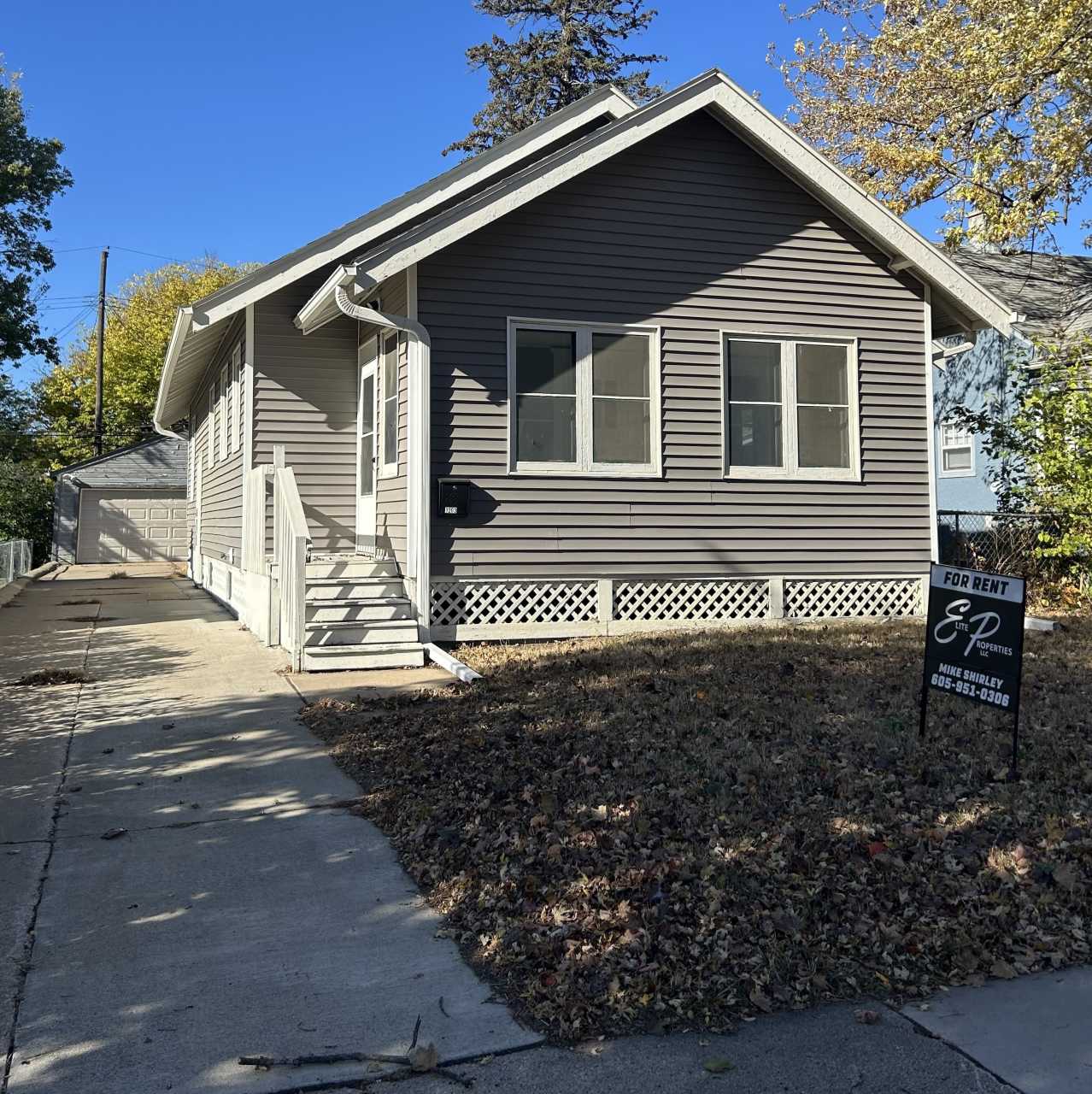 1203 South West Avenue