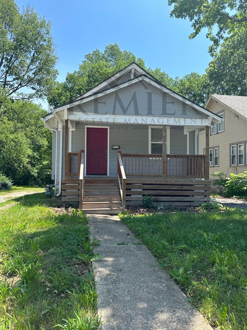 3 bedroom / 1 bath home for rent -5519 Lydia KC MO- rent 975 - Christmas move in special! $300 off first full month rent