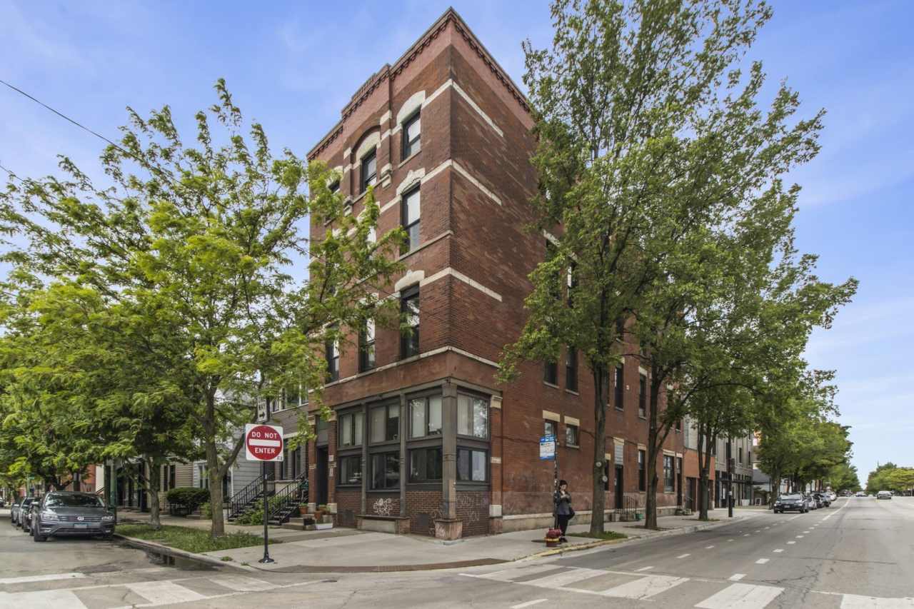 1800 S Peoria Street