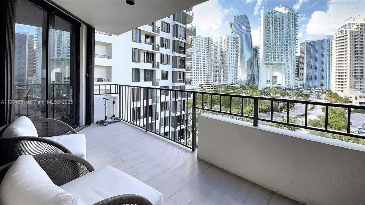 520 Brickell Key Dr A1010