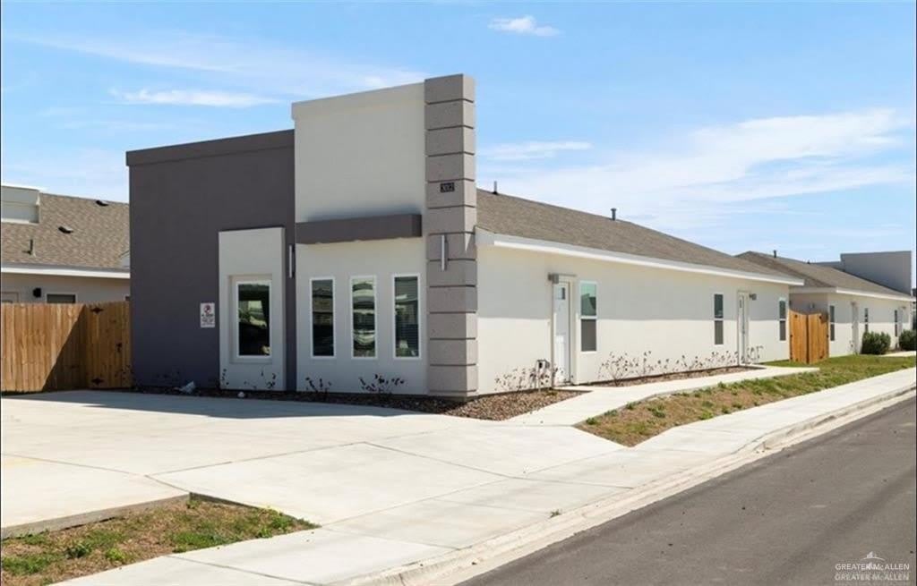 3012 W Driftwood Street