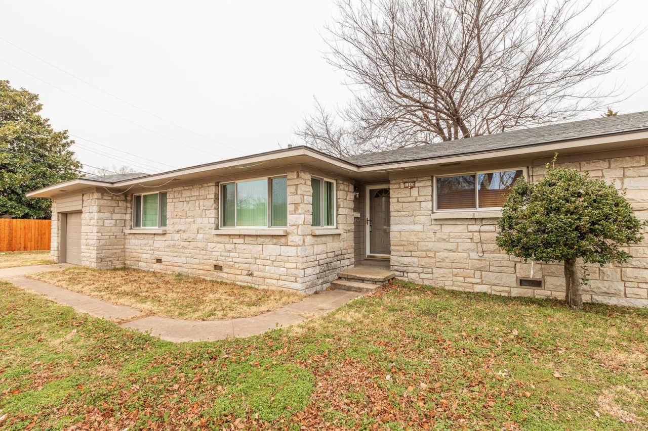 2 Bed / 1 Bath in Tulsa!