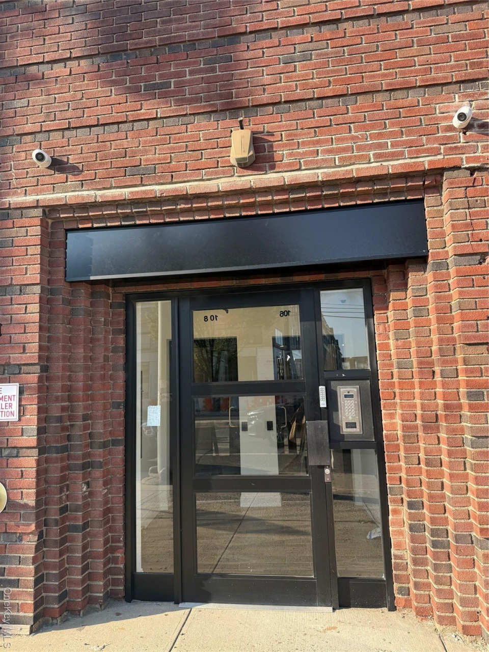 106 Heampstead Turnpike