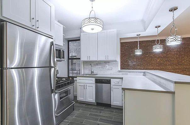 382 Wadsworth Avenue