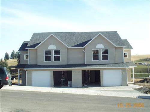 3 Bed, 2.5 Bath on Sunnyside Hill!